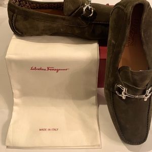 Salvatore Ferragamo mens Dark Beige Nero Size 12 men’s Drivers